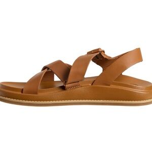 Chaco Women's Brown leather Sandals Women’s size 8!NEW no box!